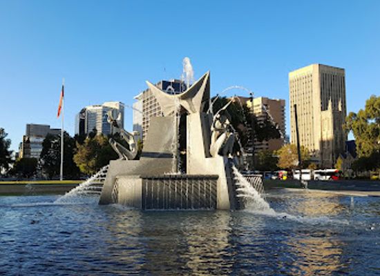 australia/adelaide/adelaide-cbd/landmark/victoria-square