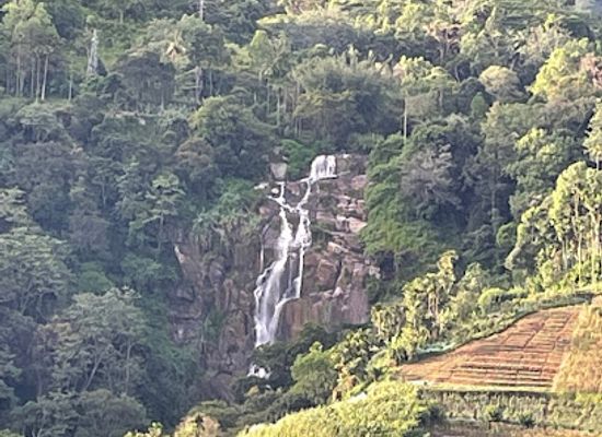 sri-lanka/ella/landmark/kuda-ravana-ella-water-fall