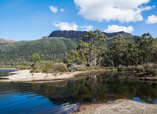 australia/cradle-mountain-lake-st-clair-national-park/landmark/narcissus-hut
