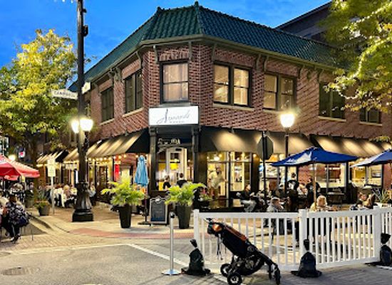illinois/arlington-heights/landmark/armand-s-pizzeria