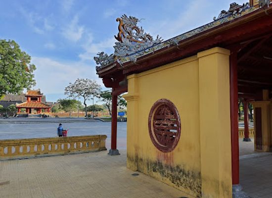 vietnam/hue/phu-thanh/landmark/luong-dinh-pavilion