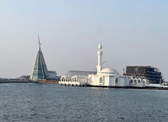 saudi-arabia/jeddah/al-rawdah/landmark/the-golden-eagle-statue