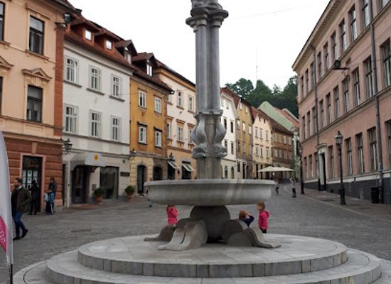 slovenia/ljubljana/landmark/krizanke