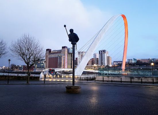 united-kingdom/newcastle-upon-tyne/quayside/landmark/river-god