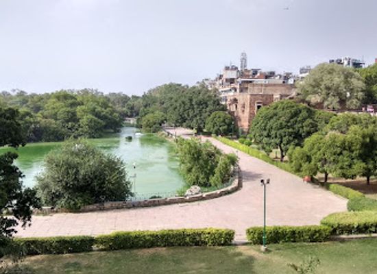 india/delhi/hauz-khas-village/landmark/deer-park-lake