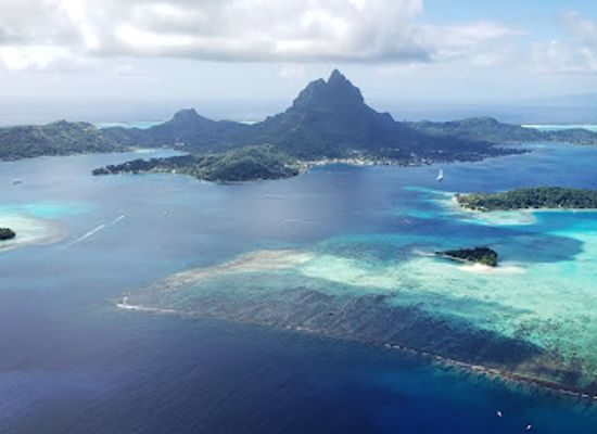 french-polynesia/bora-bora/landmark/tahiti-nui-helicopters-pago