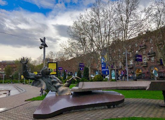 armenia/yerevan/ajapnyak/landmark/sewan-lake