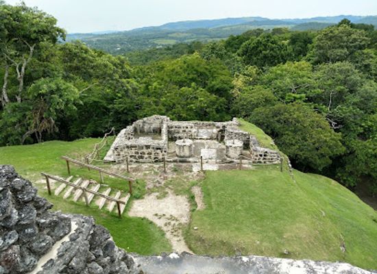 belize/mountain-pine-ridge/landmark/xunantunich-mayan-ruins