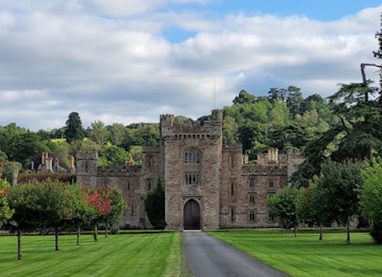 united-kingdom/herefordshire/attraction/hampton-court-castle-2