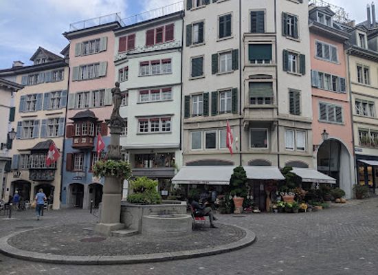 switzerland/zurich/altstadt/landmark/munzplatz