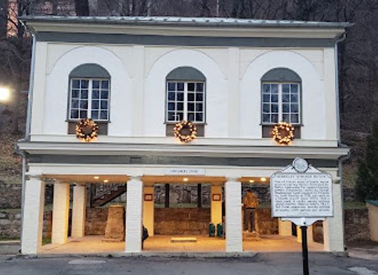 west-virginia/mountaineer-country/landmark/museum-of-the-berkeley-springs
