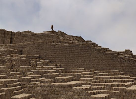 peru/andean-highlands/landmark/huaca-pucllana-site-museum