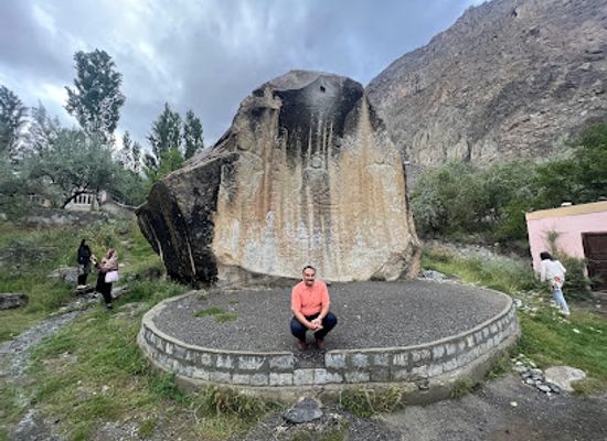 pakistan/baltistan/landmark/manthal-buddha-rock