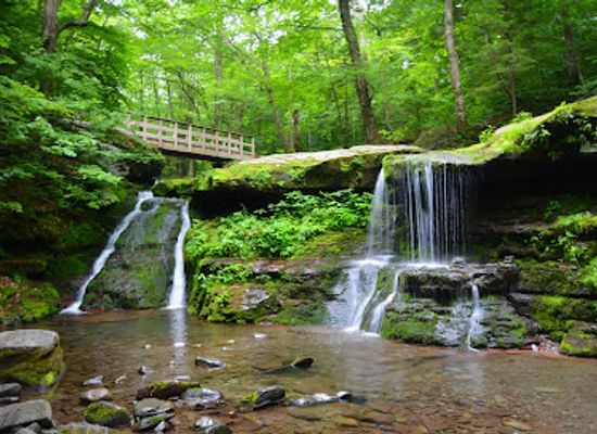 new-york/hunter-mountain/landmark/diamond-notch-falls
