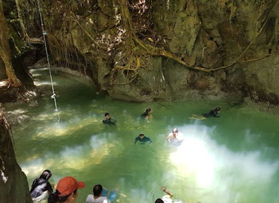 philippines/siargao/landmark/tayangban-cave-pool