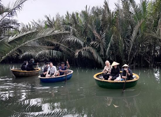 vietnam/hoi-an/landmark/trang-coconut-village-local-basket-boats