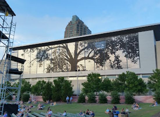 north-carolina/inner-banks/landmark/red-hat-amphitheater