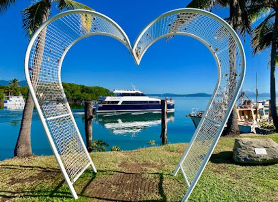 australia/port-douglas/landmark/calypso-reef-cruises