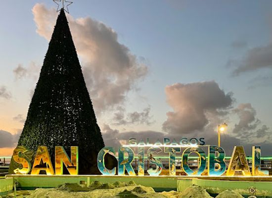 ecuador/puerto-baquerizo-moreno/landmark/letras-de-isla-san-cristobal-scy-galapagos
