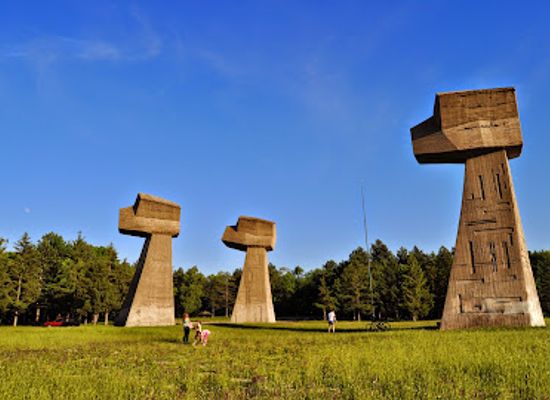 serbia/nis/landmark/park-bubanj