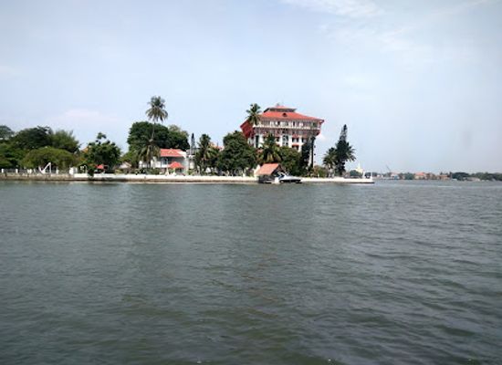 india/kerala/landmark/vasco-da-gama-square