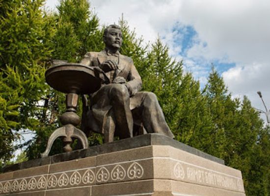 kazakhstan/kostanay/landmark/akhmet-baytursynov-monument