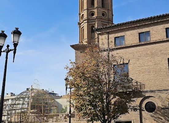 spain/zaragoza/casco-historico/landmark/plaza-de-cesar-augusto