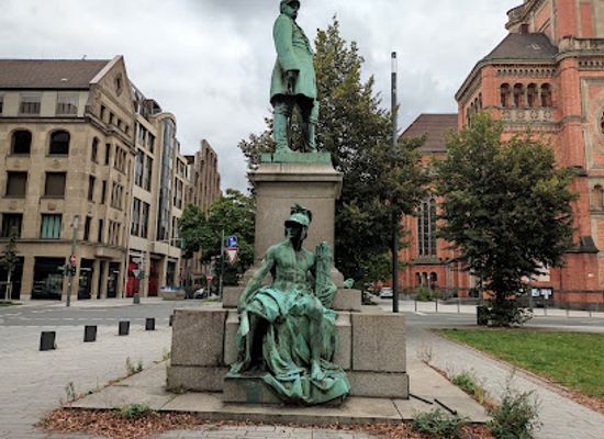 germany/dusseldorf/konigsallee/landmark/bismarck-memorial