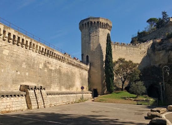 france/avignon/rocher-des-doms/landmark/porte-du-rocher-tower