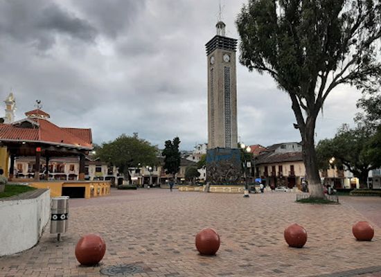 ecuador/loja/landmark/plaza-de-san-sebastian