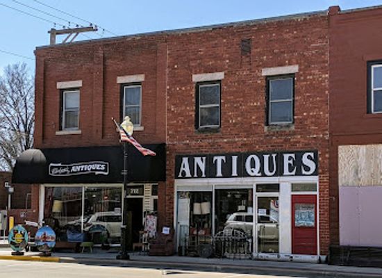 missouri/sedalia/landmark/chelsea-s-antiques
