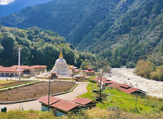 bhutan/bumthang-valley/landmark/chorten-kora