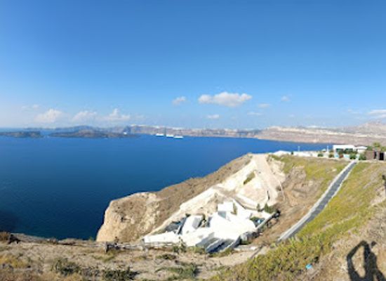 greece/santorini/landmark/akrotiri-lighthouse