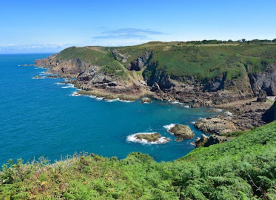 jersey/portelet-bay/landmark/devil-s-hole-viewing-platform