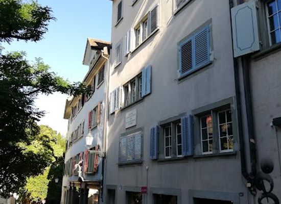 switzerland/zurich/landmark/plaza-casa-lenin