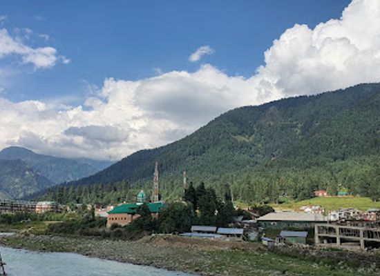 india/pahalgam/landmark/park-umaro