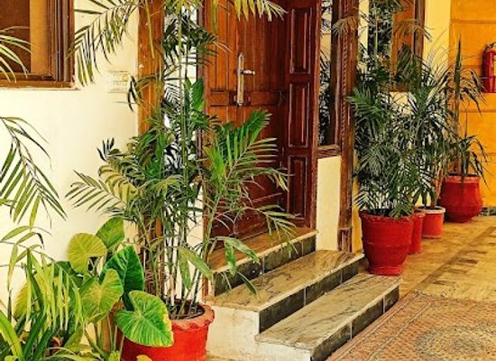 pakistan/peshawar/university-town/landmark/hotel-luxury-palace-peshawar