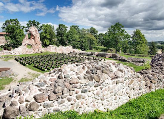 estonia/mulgimaa/landmark/viljandi-castle-ruins