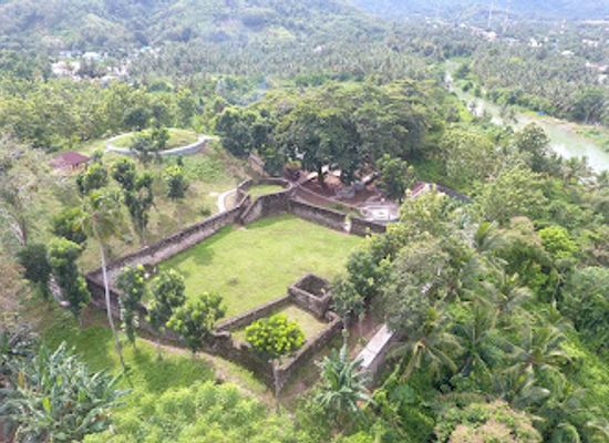 indonesia/gorontalo/landmark/benteng-orange