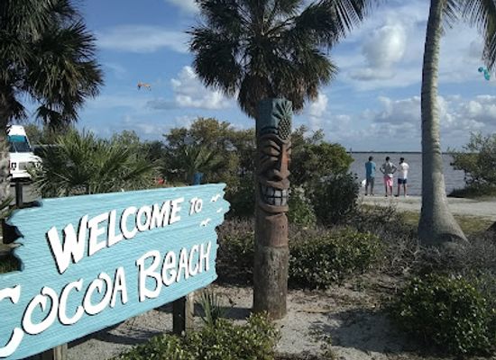 florida/space-coast/landmark/welcome-to-cocoa-beach-sign