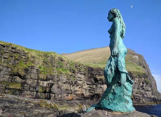 faroe-islands/suouroy/landmark/the-seal-woman-kopakonan