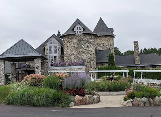 michigan/charlevoix/landmark/castle-farms