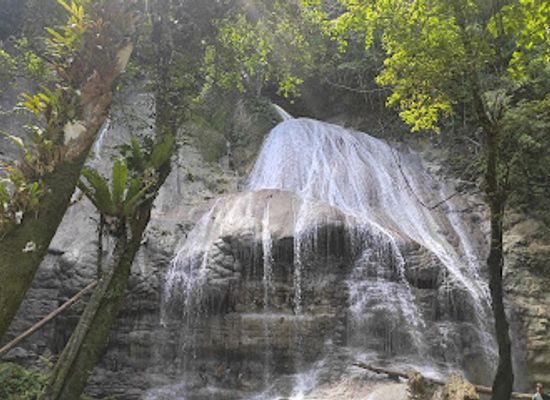 indonesia/southeast-papua/landmark/karmon-waterfall