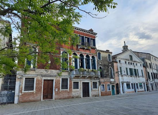 italy/venice/landmark/campo-santa-margherita