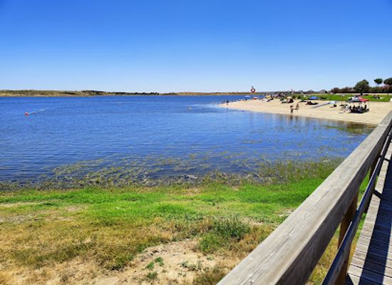 portugal/alentejo/landmark/praia-fluvial-de-mourao
