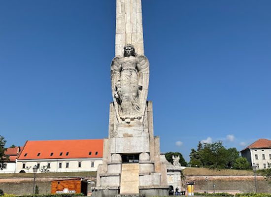 romania/alba/landmark/horea-closca-and-crisan-obelisk