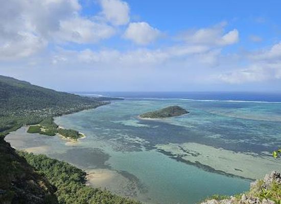mauritius/pointe-aux-piments/landmark/le-morne-brabant