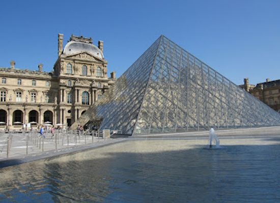 france/paris/louvre-tuileries/landmark/piramide-invertida