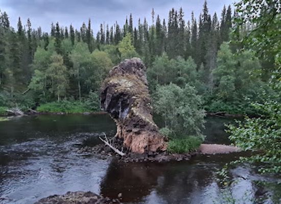 finland/karhunkierros-trail/landmark/rupakivi-rock