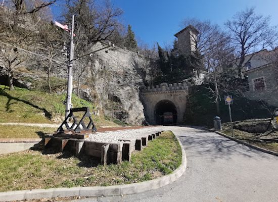 san-marino/monte-san-cristoforo/landmark/galleria-montale-san-marino-train